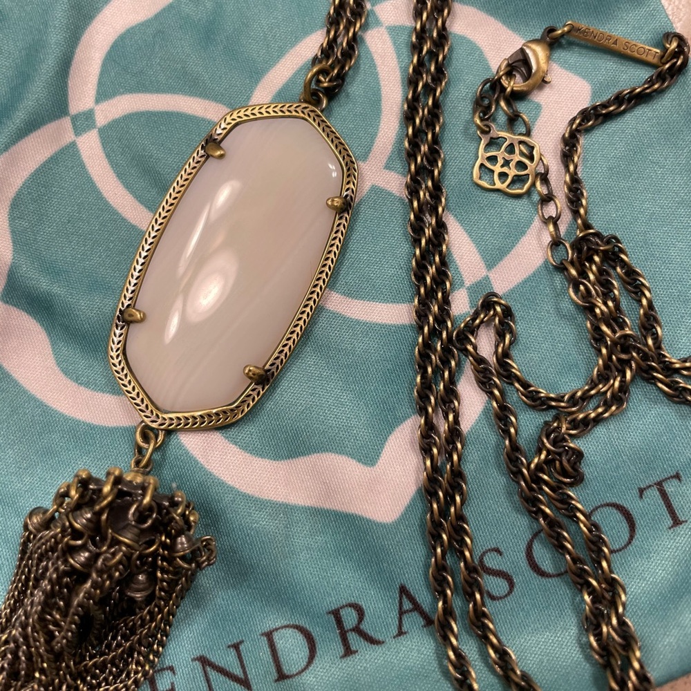 Kendra Scott necklace